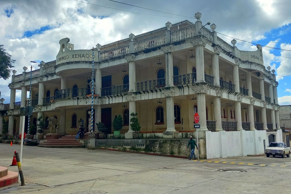 Palacio Municipal de Santo Domingo Xenacoj.